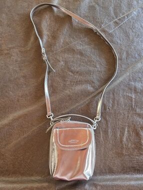 Silver American Leather Co. Tribeca Leather Crossbody w/ Top Handle Gently Used